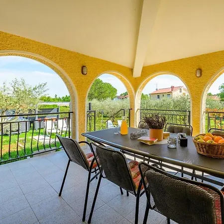 Josipa With Whirlpool Πόρετς