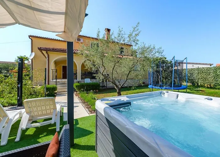 Josipa With Whirlpool Apartman