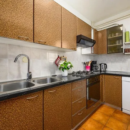 Apartment Josipa With Whirlpool Porec