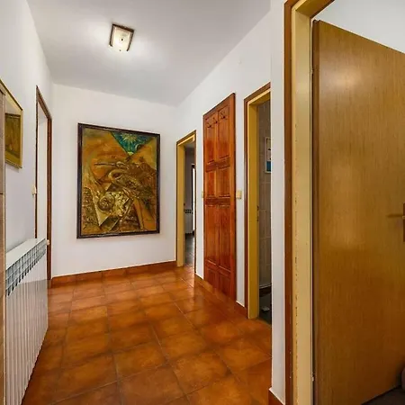 Josipa With Whirlpool Apartment *